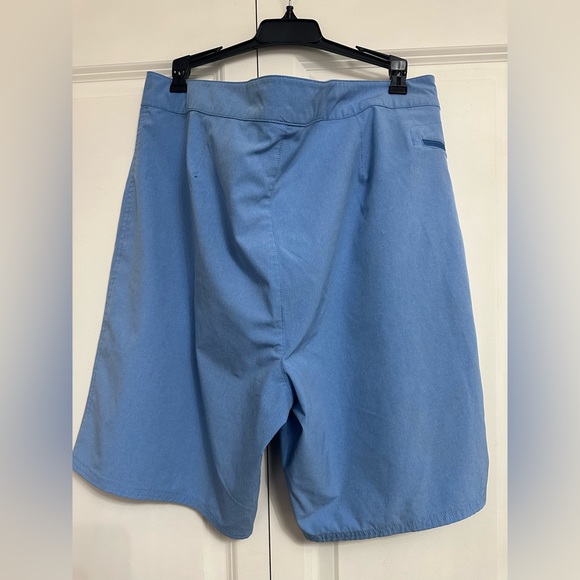 Mens Vineyard Vines board shorts - Picture 4 of 4